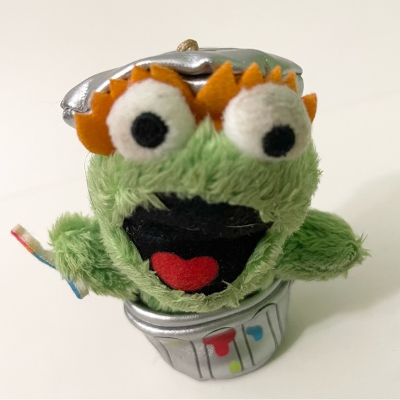 Pop Mart Sesame Street Party Mini Plush Scribbling Oscar - Picture 11 of 11